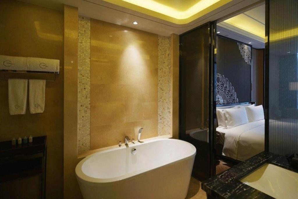 Beijing Grand Skylight International Hotel Exterior photo